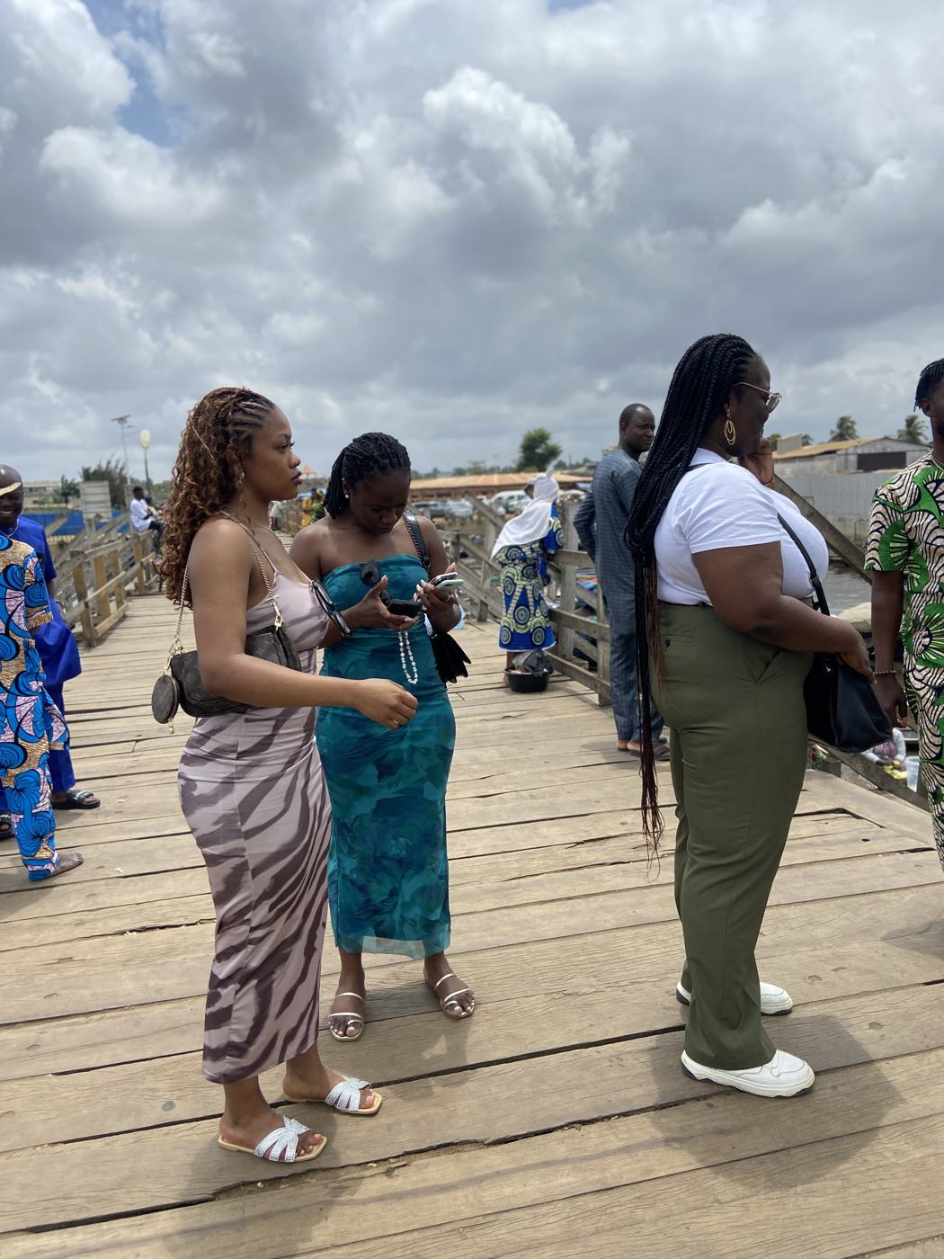 Achats d'artisanat accompagnés par un guide local au Bénin