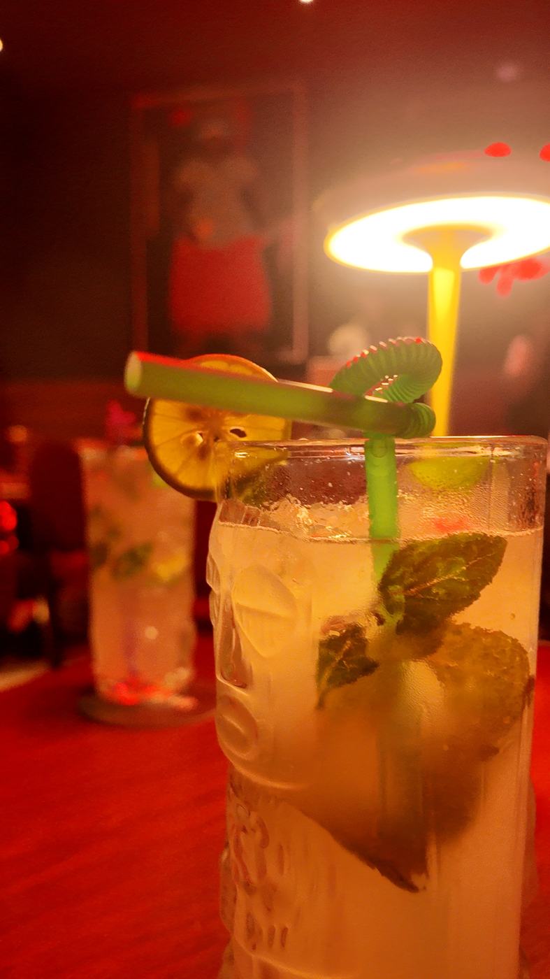 Pause cocktail dans une adresse sélectionnée par 4YOU TRAVEL